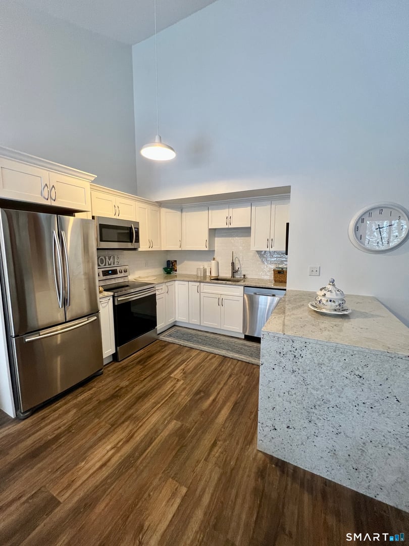 319 Cliffside Drive Photo 12