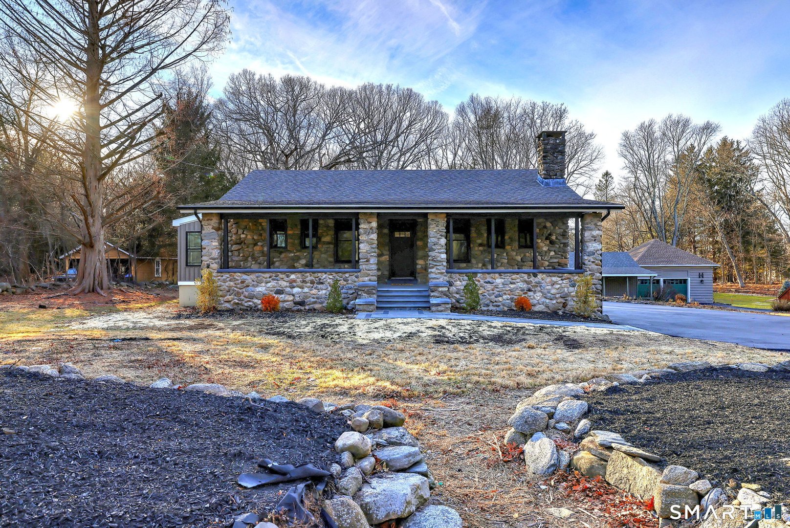 884 Grassy Hill Road Photo 3
