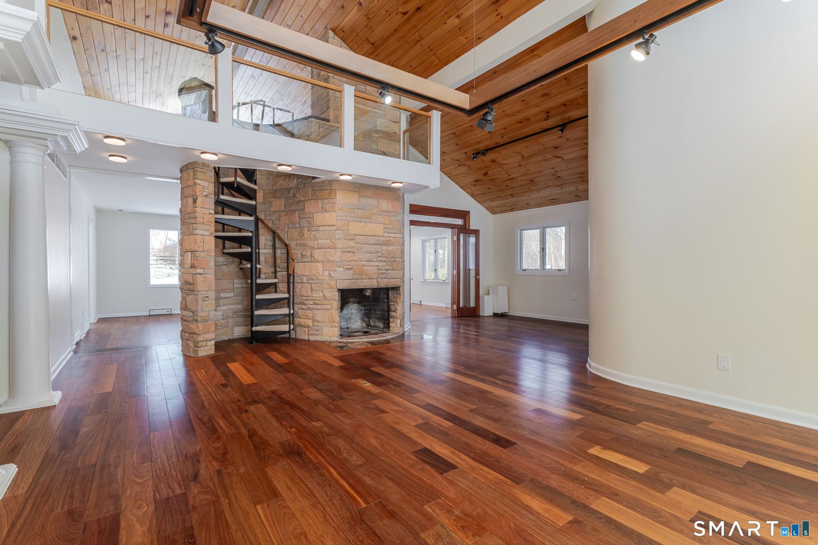 5 Mohawk Lane Photo 6