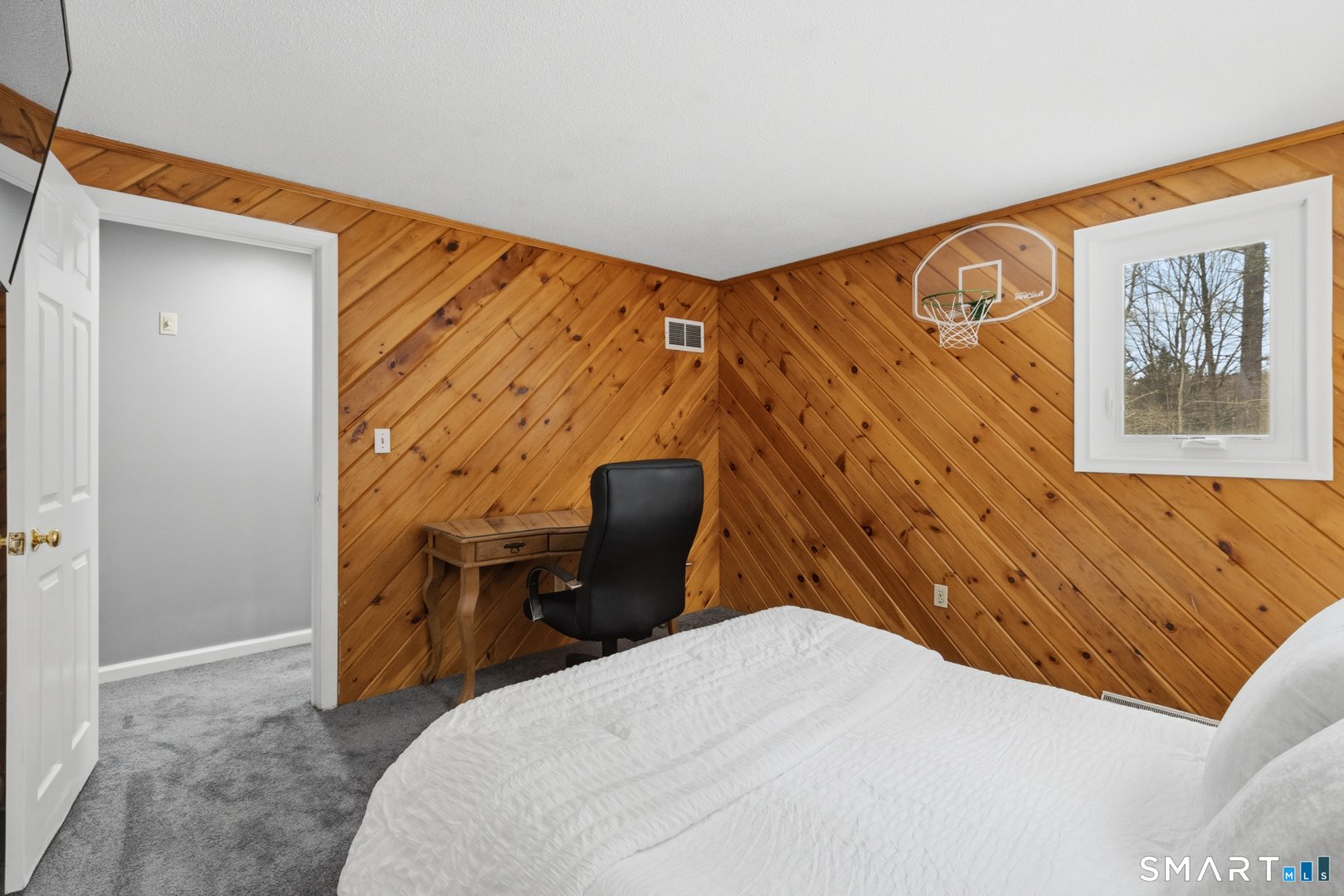 324 Old Farms Road Photo 24