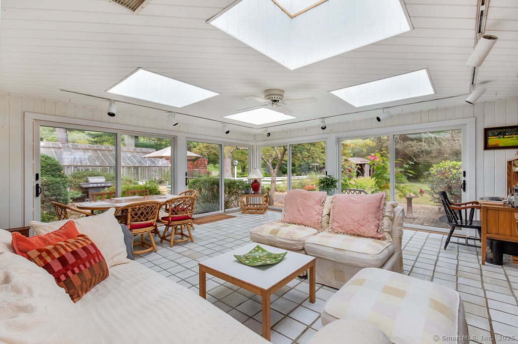 71 Beecher Road Photo 12