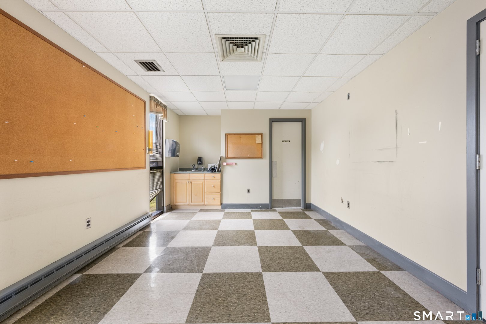 43 Pennsylvania Avenue Photo 11