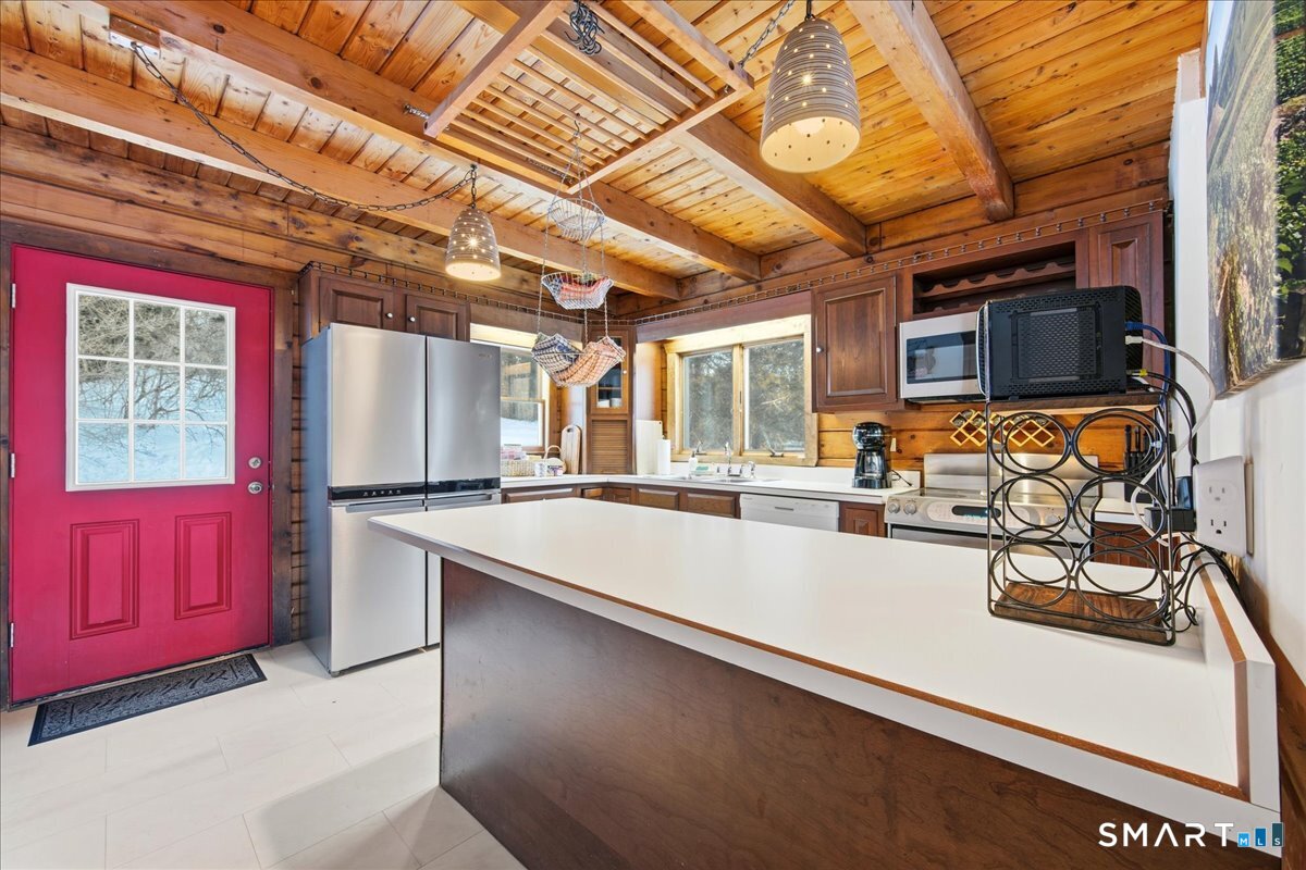 32 Krug Road Photo 5