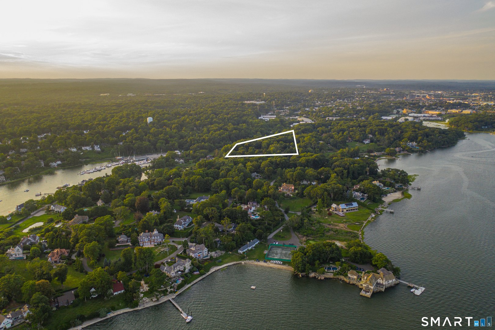 3 Hilltop Road Photo 4