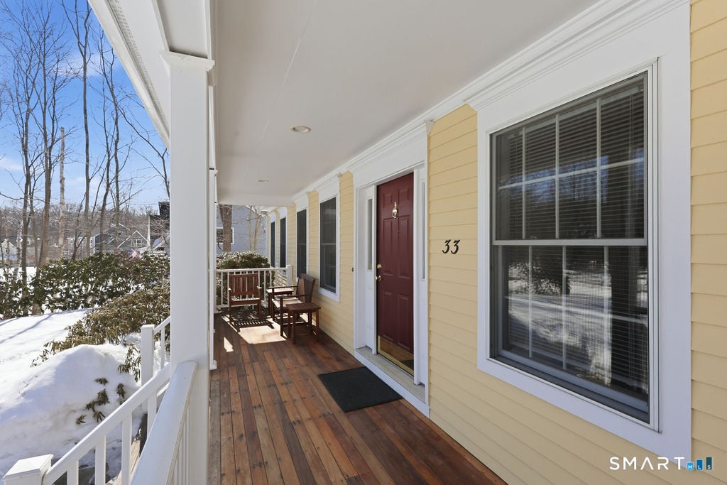 33 Westwood Drive Photo 4