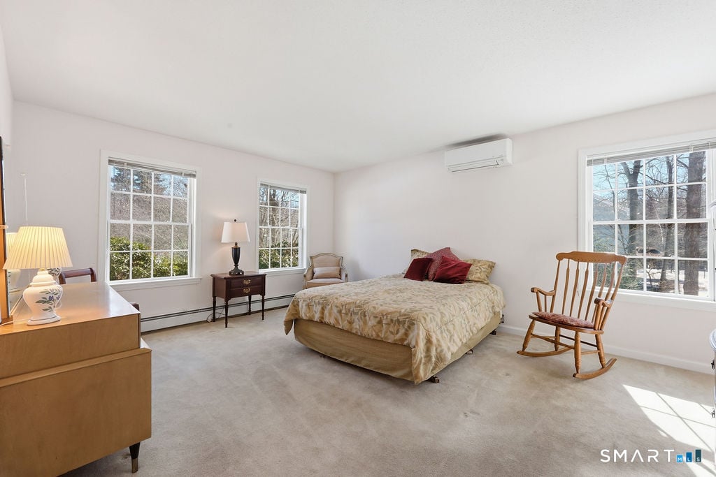 33 Westwood Drive Photo 13