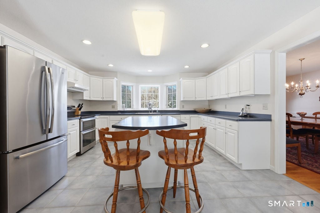 33 Westwood Drive Photo 18