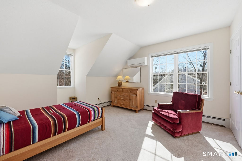 33 Westwood Drive Photo 27