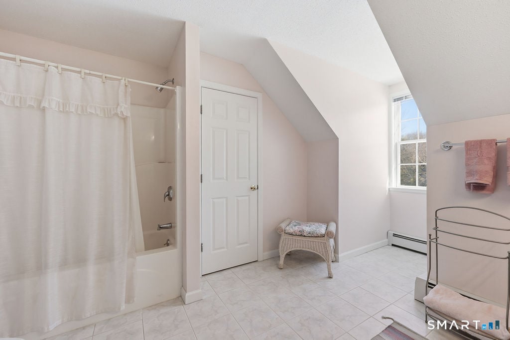 33 Westwood Drive Photo 32