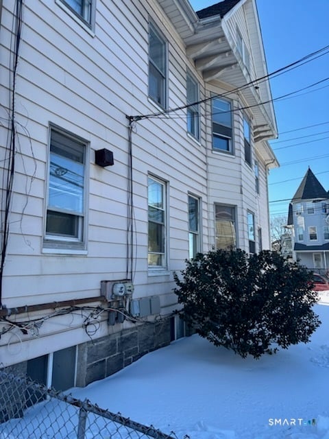 690 William Street Photo 5