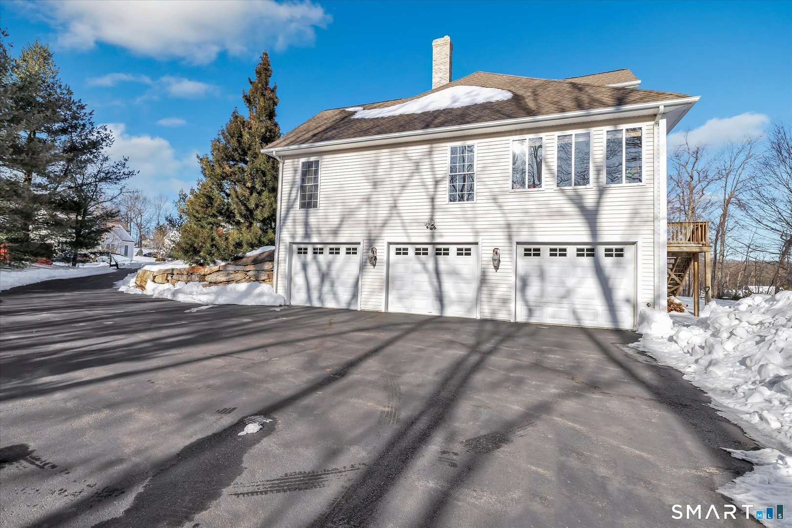 16 Scotch Pine Drive Photo 2