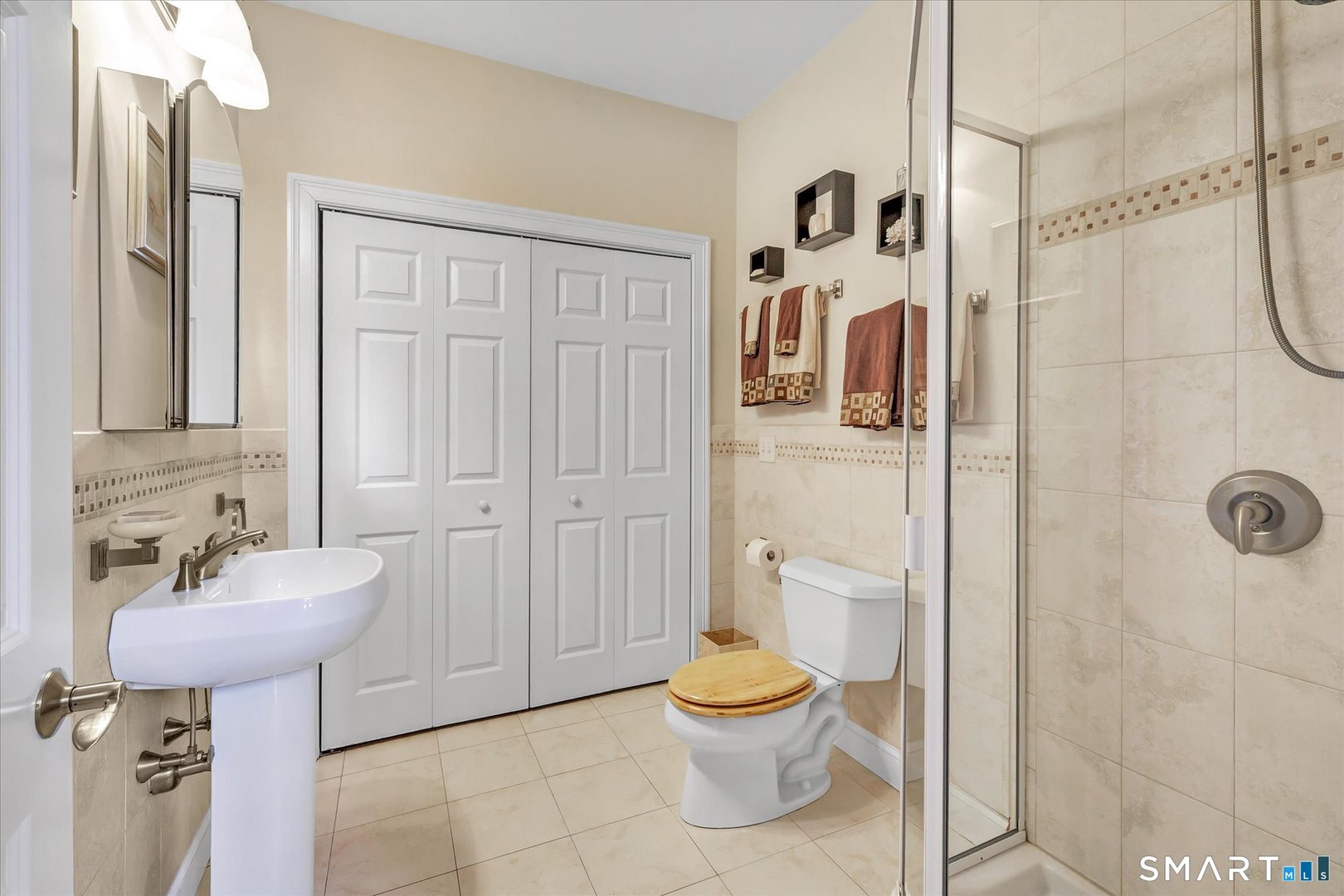 16 Scotch Pine Drive Photo 24