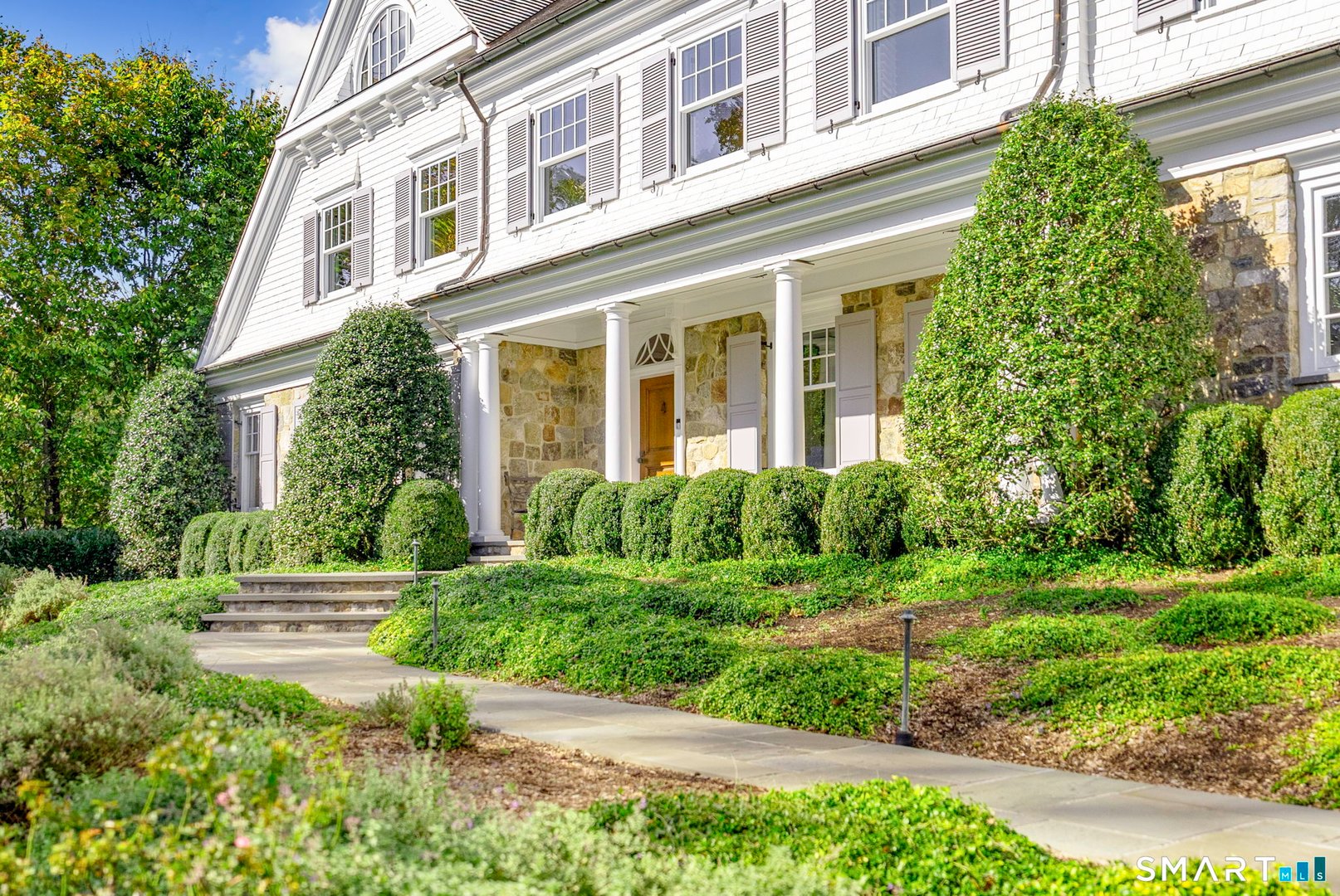 10 Cross Road Photo 6