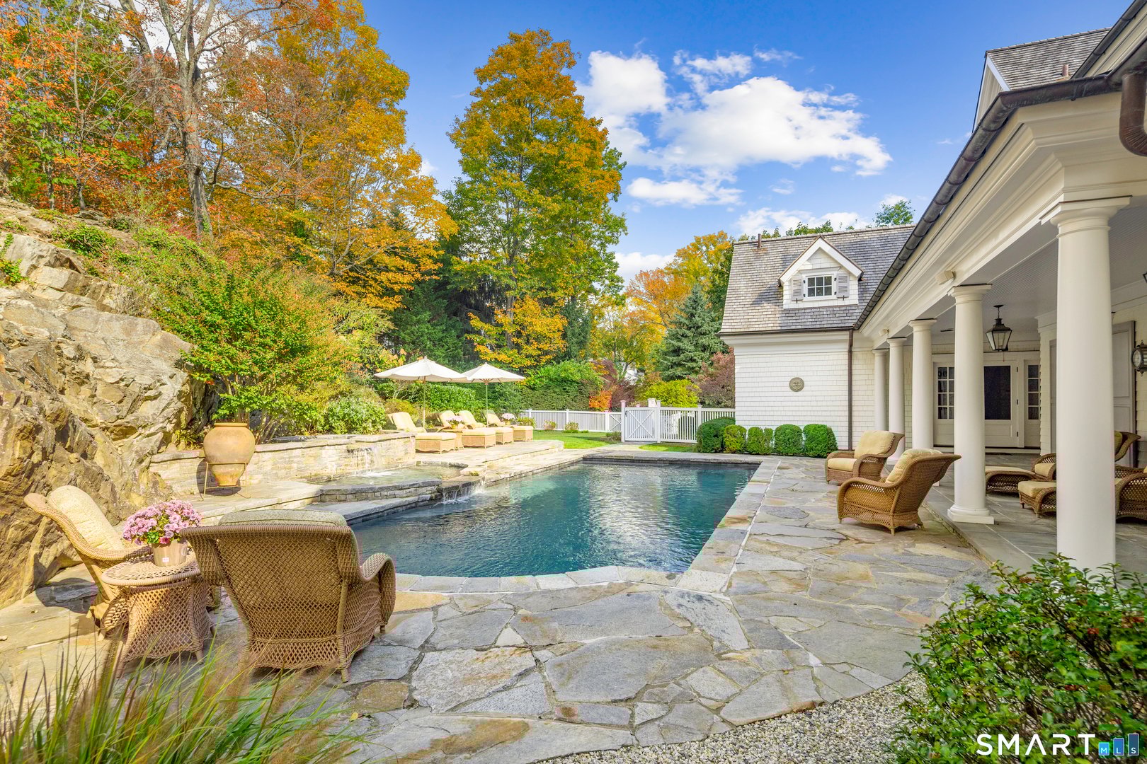 10 Cross Road Photo 15