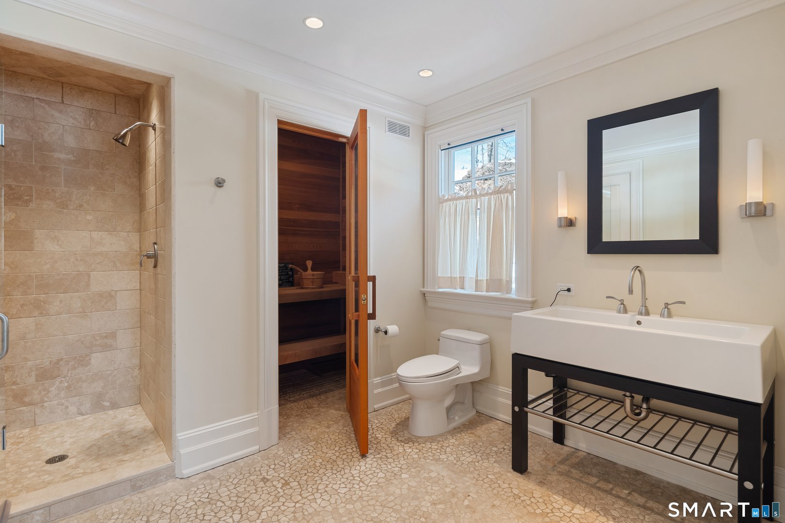 10 Cross Road Photo 25