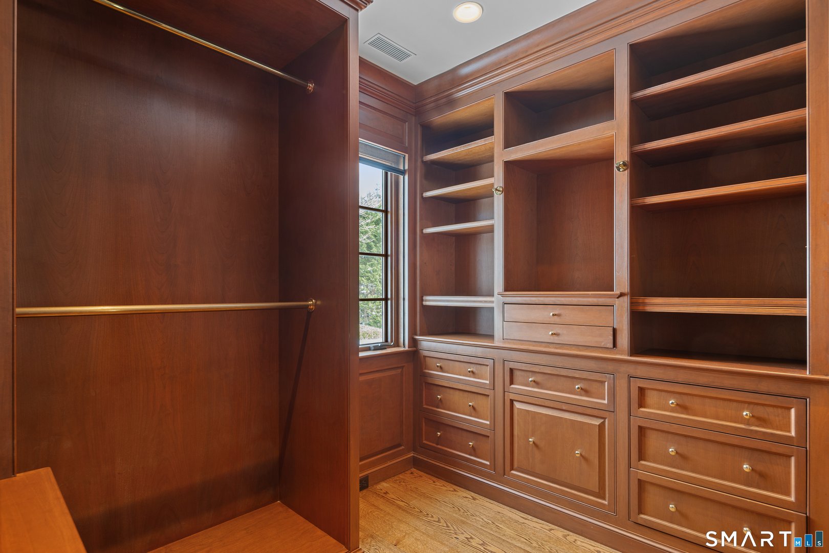 10 Cross Road Photo 31