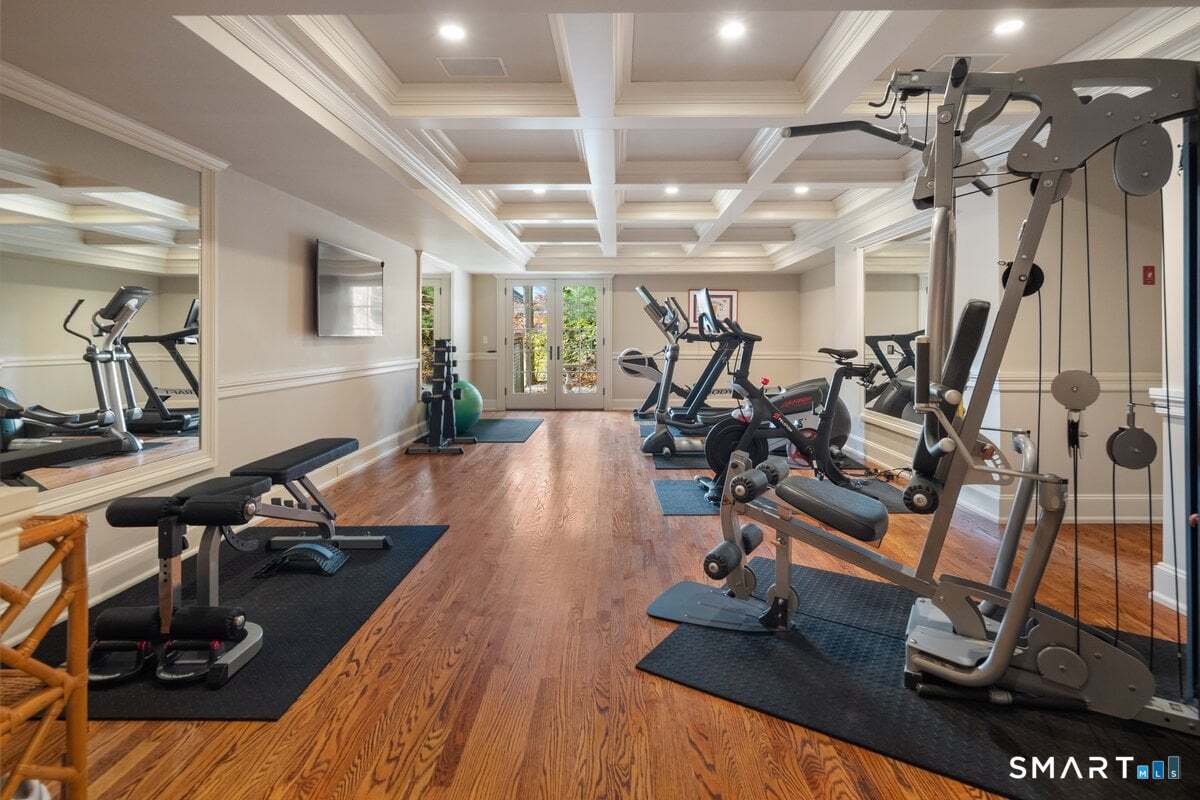 10 Cross Road Photo 36