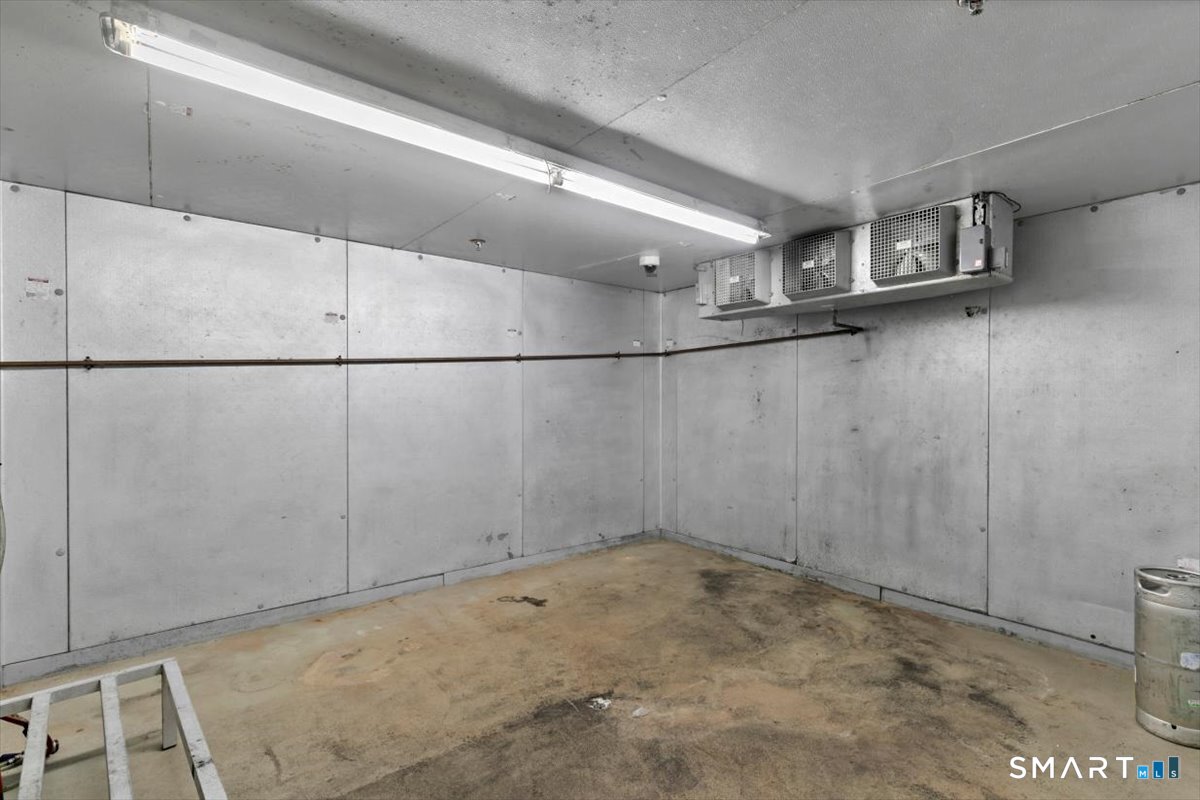 99 Orange Street Photo 24