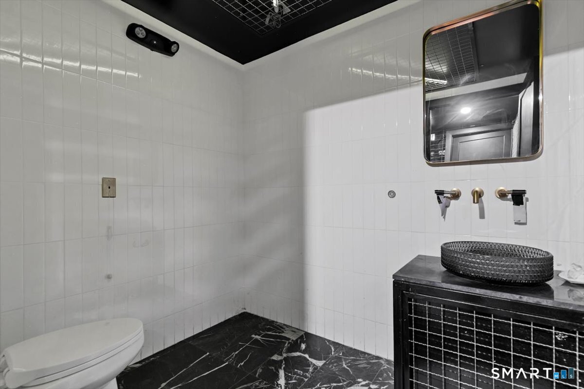 99 Orange Street Photo 25