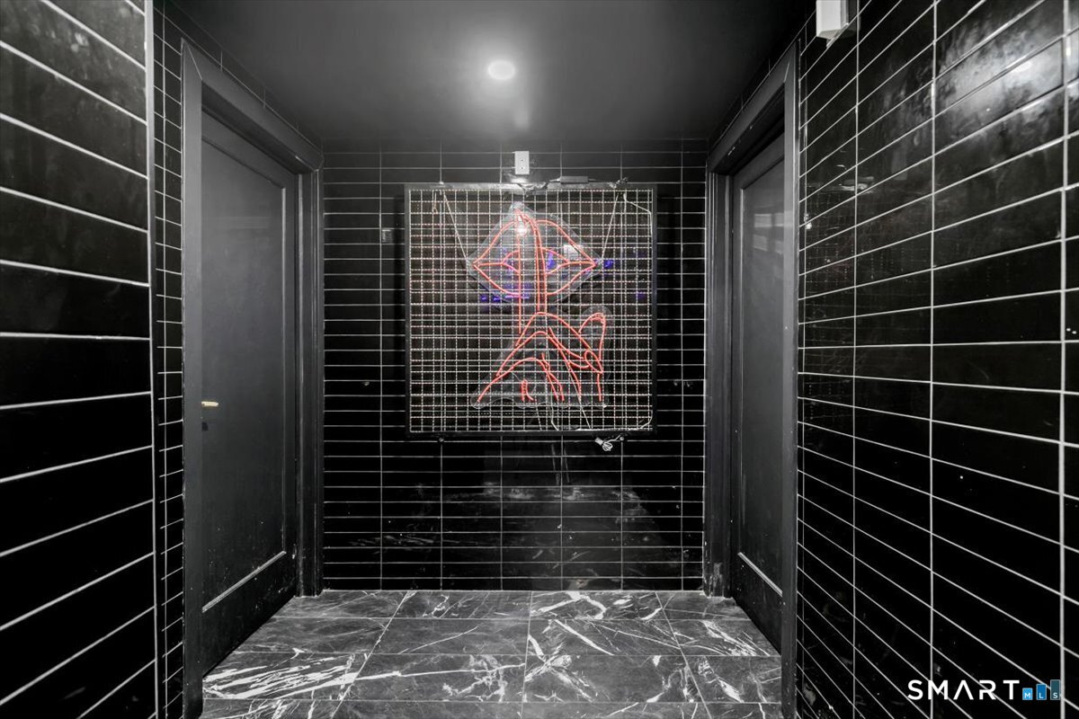 99 Orange Street Photo 26