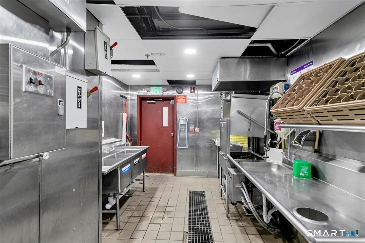 99 Orange Street Photo 32