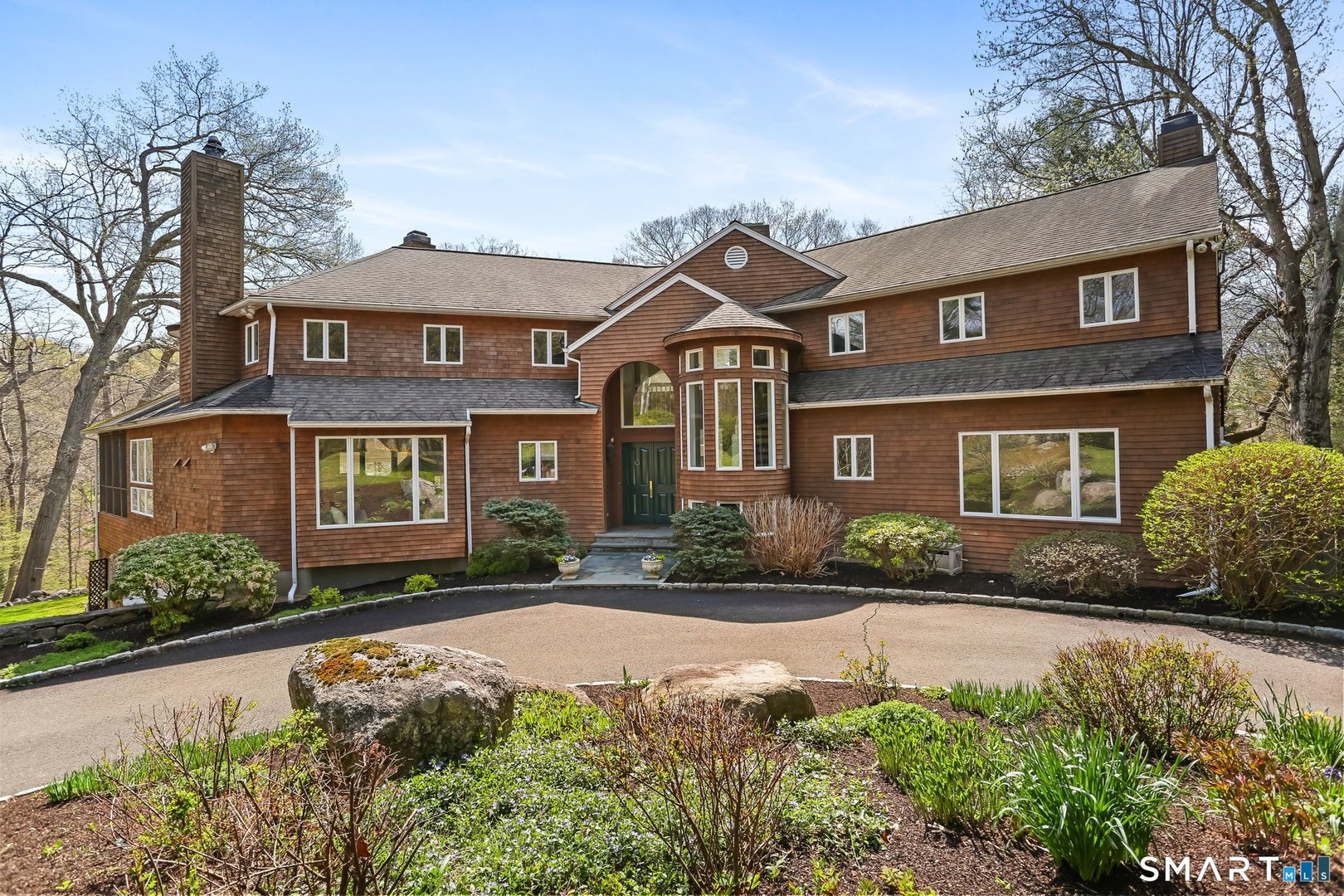 32 Buttonball Lane Photo 1