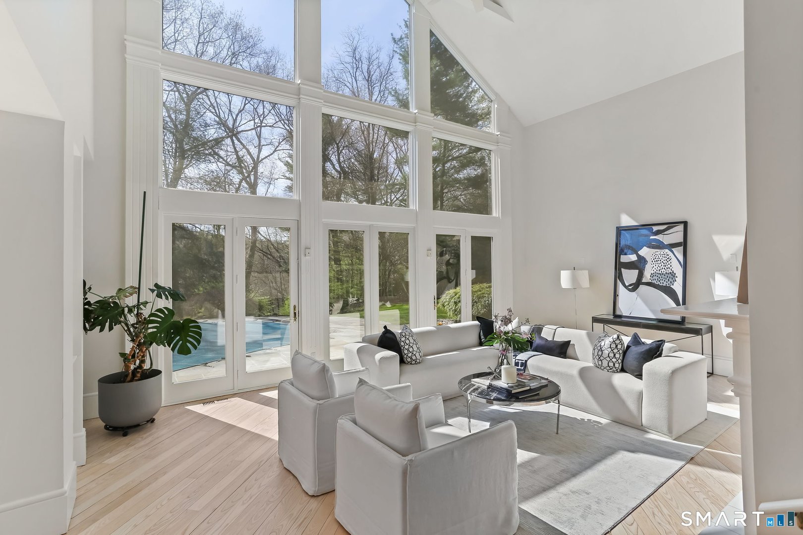 32 Buttonball Lane Photo 4