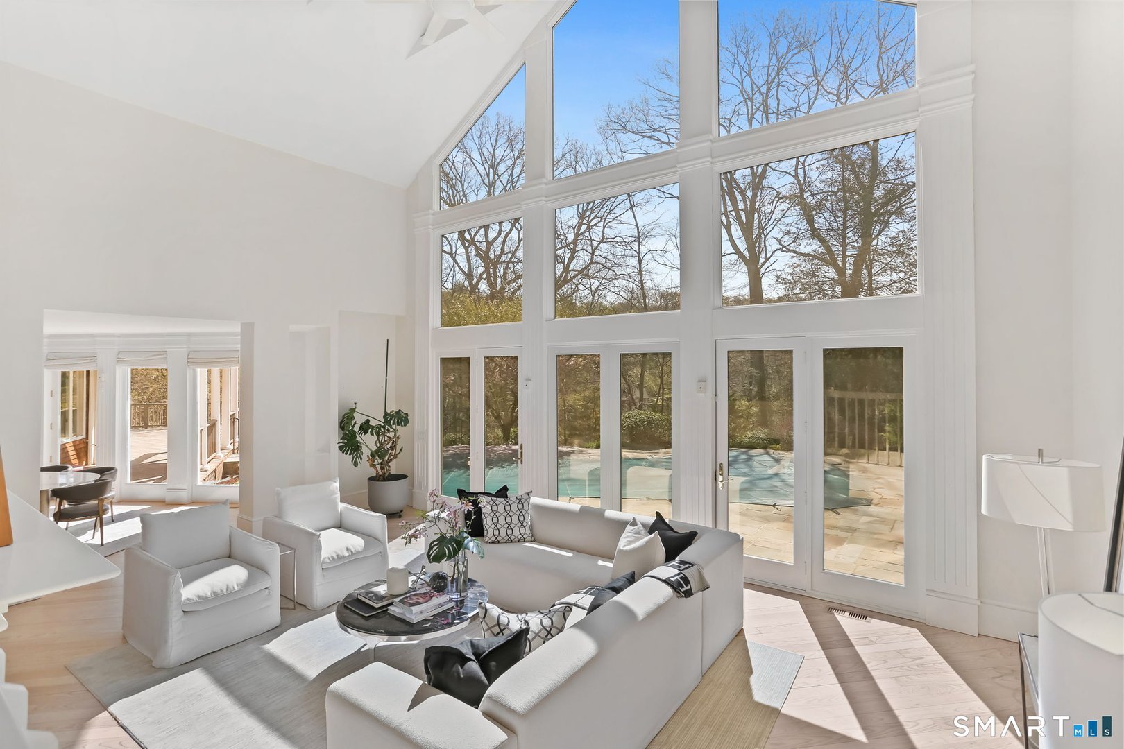 32 Buttonball Lane Photo 5