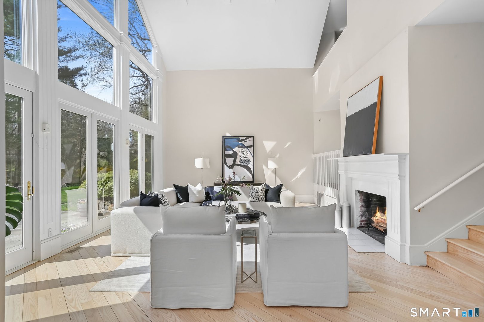 32 Buttonball Lane Photo 7