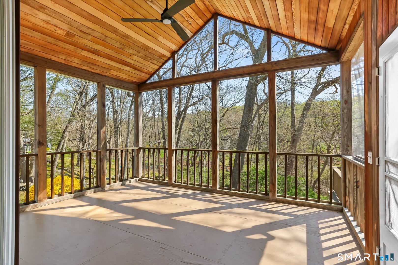 32 Buttonball Lane Photo 16