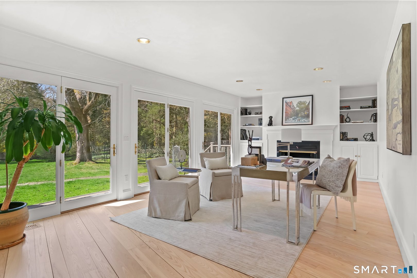 32 Buttonball Lane Photo 25