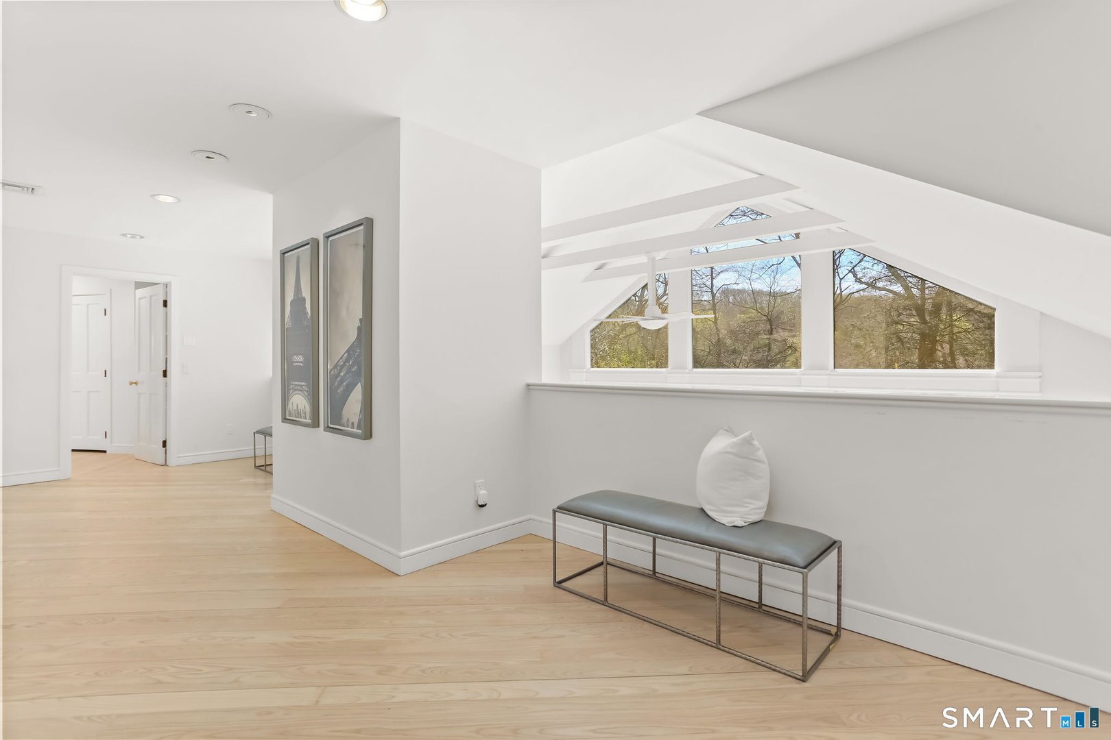 32 Buttonball Lane Photo 28