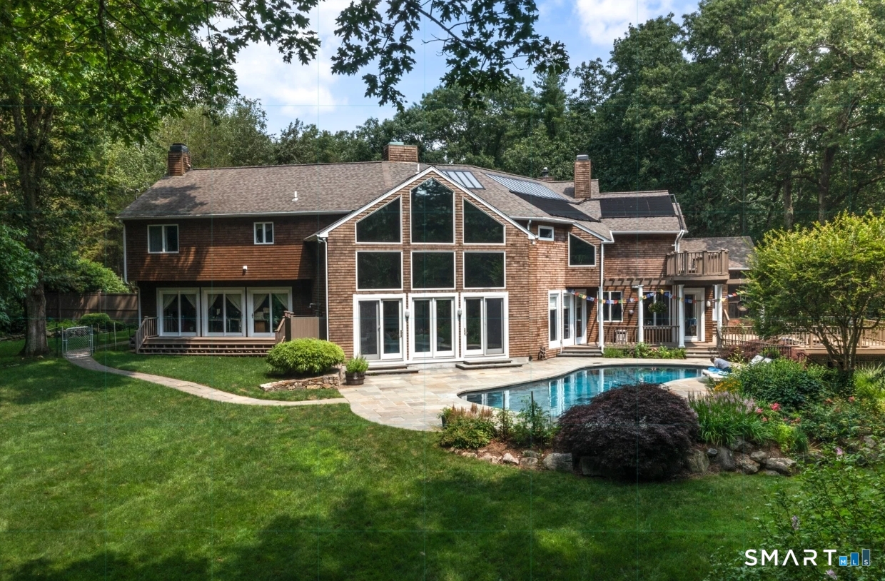 32 Buttonball Lane Photo 36