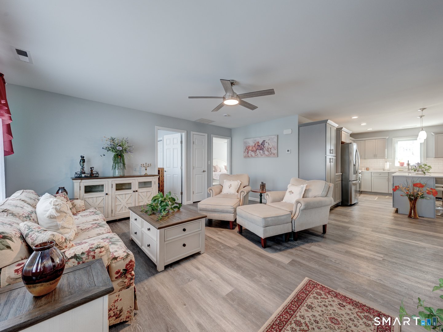 23 Hannah Way Photo 4