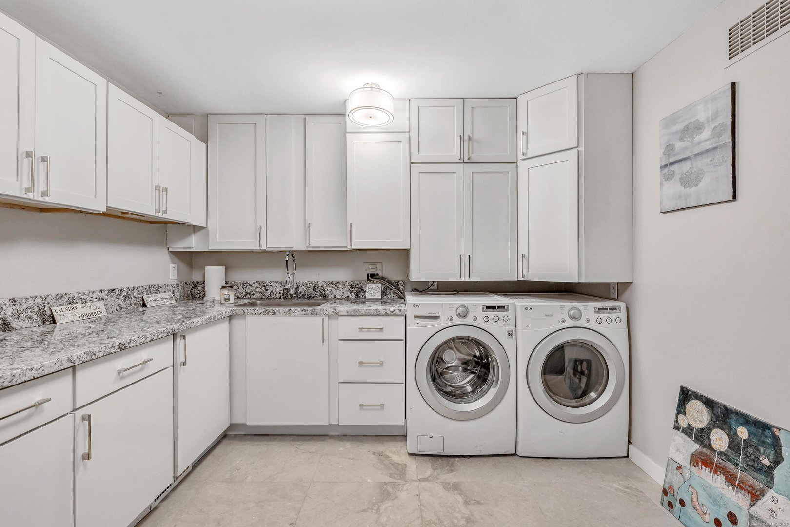 101 Northwood Drive Photo 22