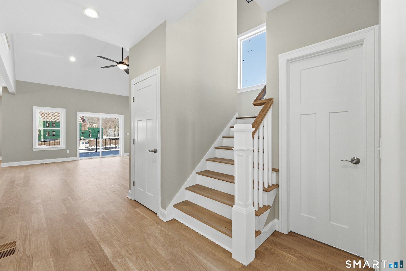 42 Holcomb Street Photo 5