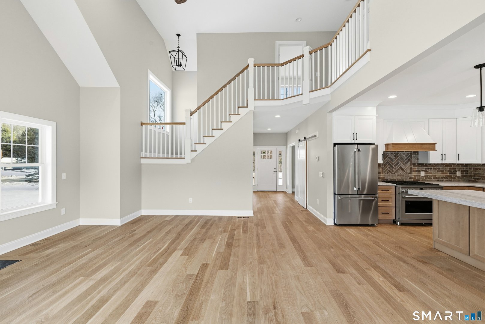 42 Holcomb Street Photo 6