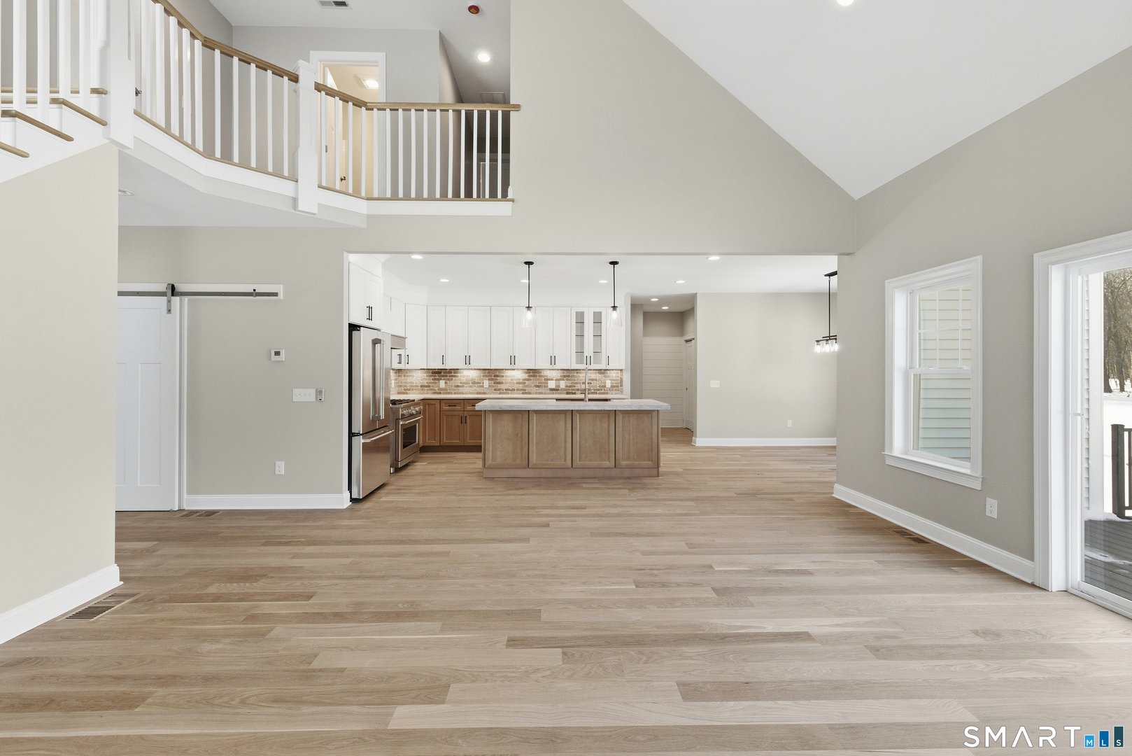 42 Holcomb Street Photo 7