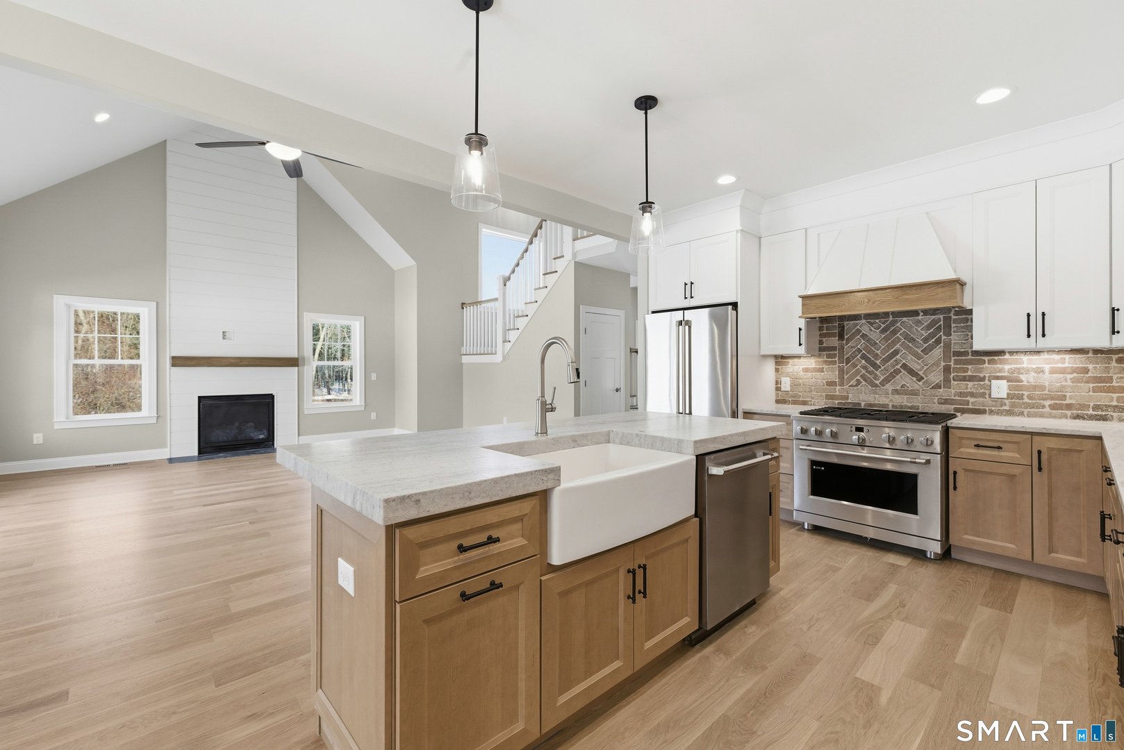 42 Holcomb Street Photo 10