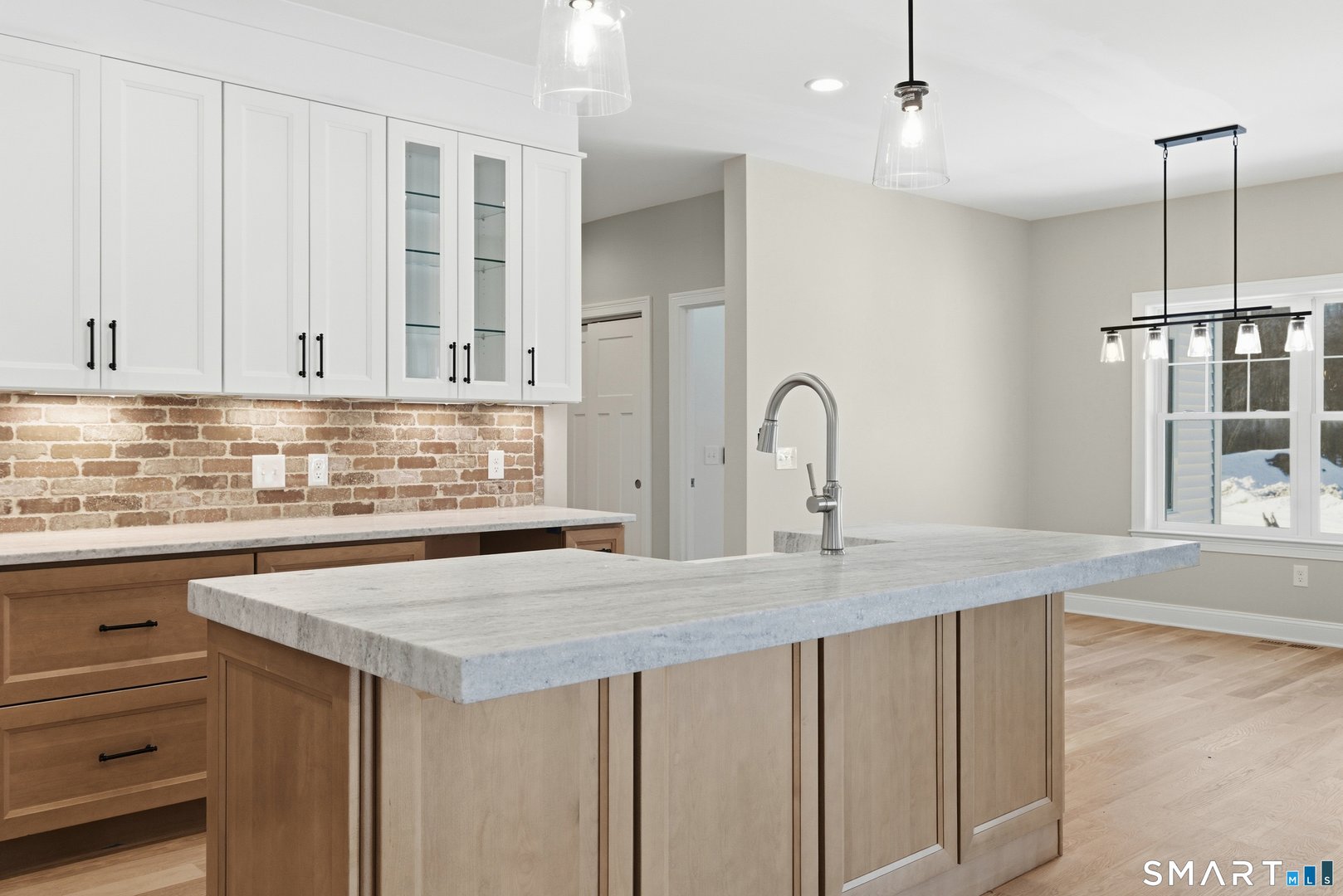 42 Holcomb Street Photo 15