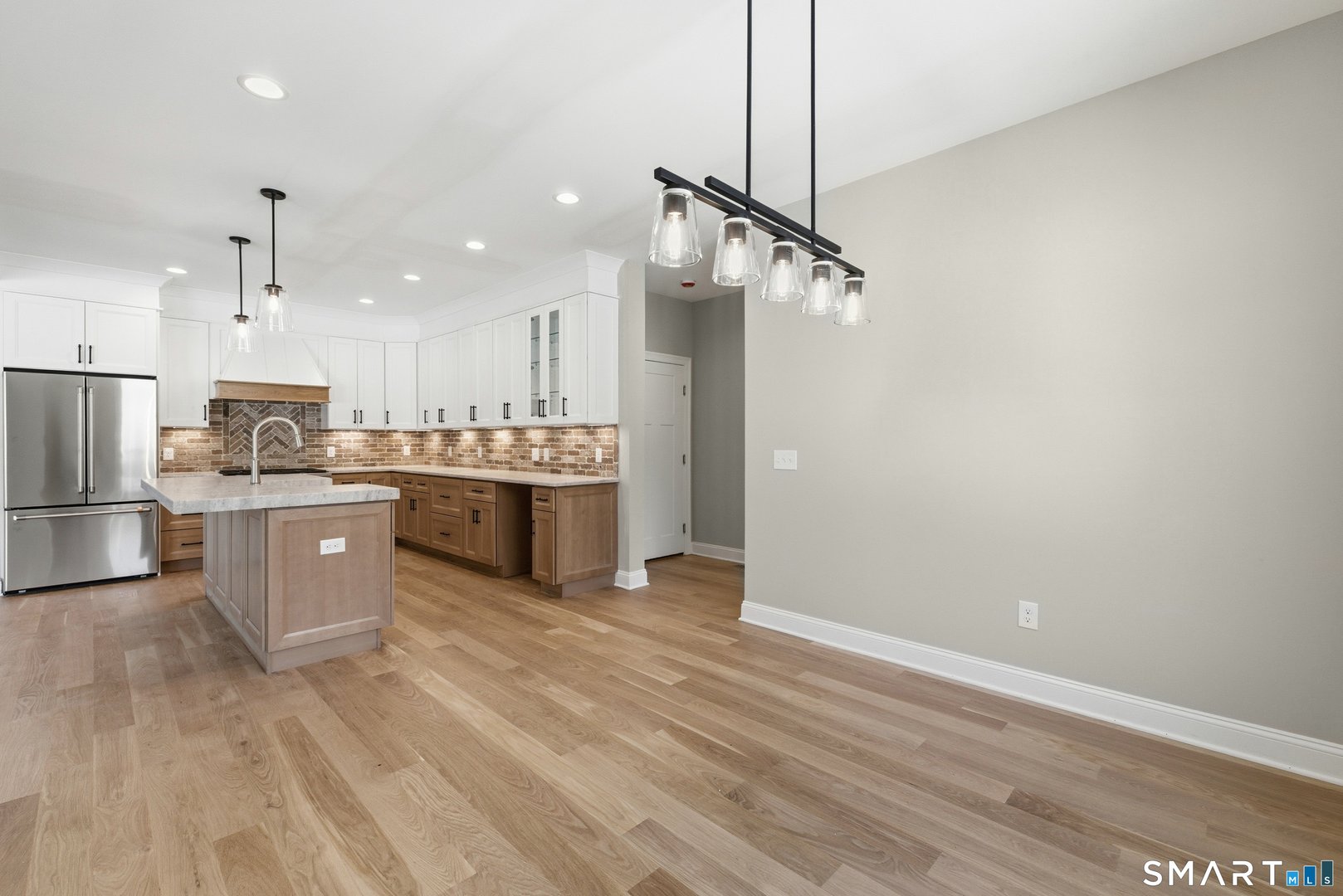 42 Holcomb Street Photo 16