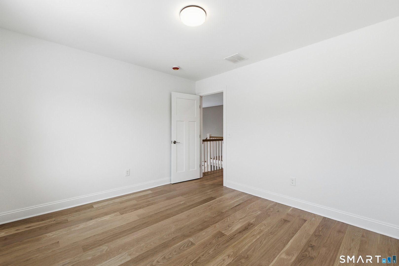 42 Holcomb Street Photo 31