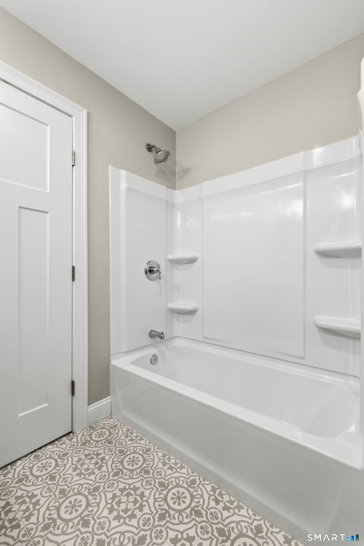 42 Holcomb Street Photo 34