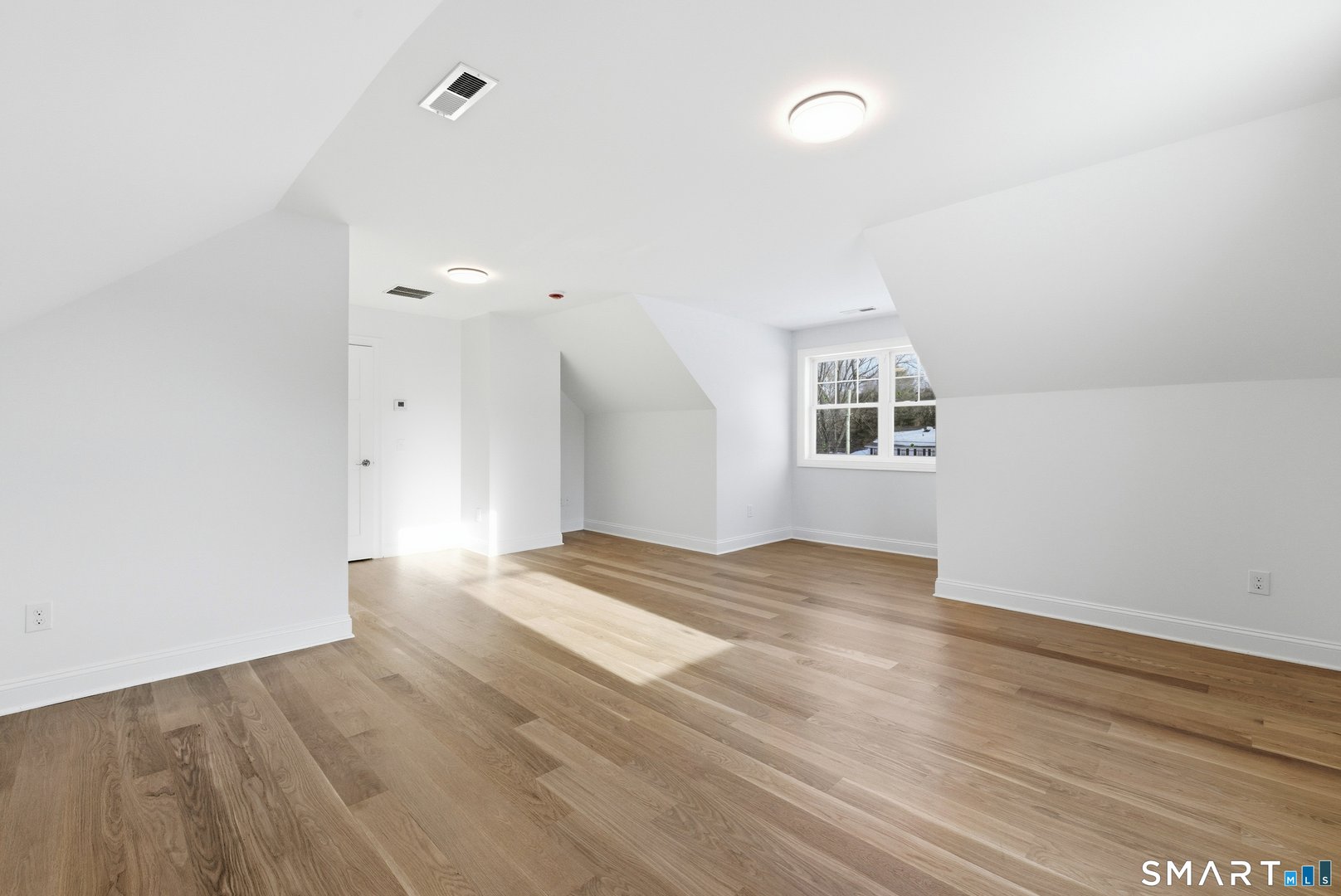 42 Holcomb Street Photo 35