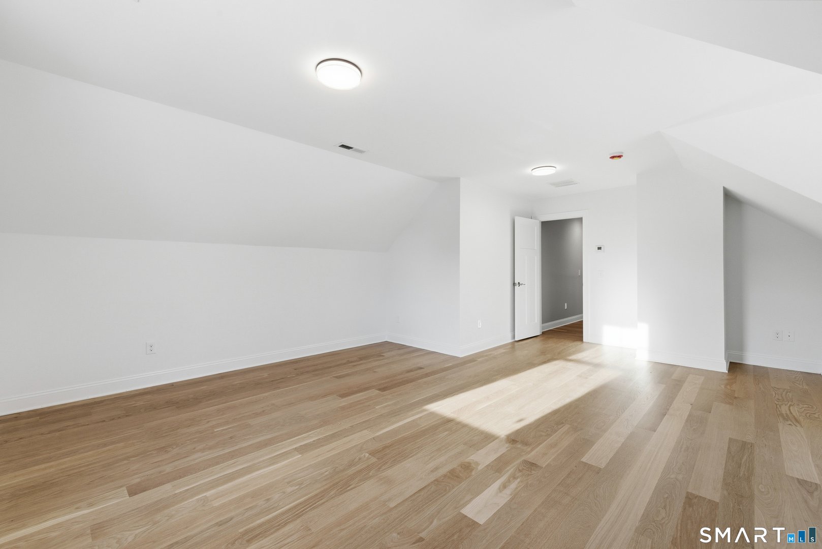 42 Holcomb Street Photo 36