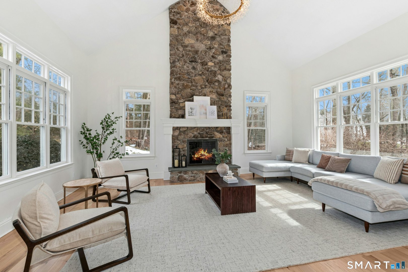 7 Homeward Lane Photo 6