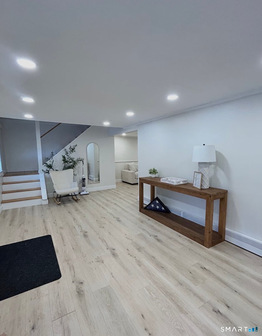 429 Lakeside Road Photo 28