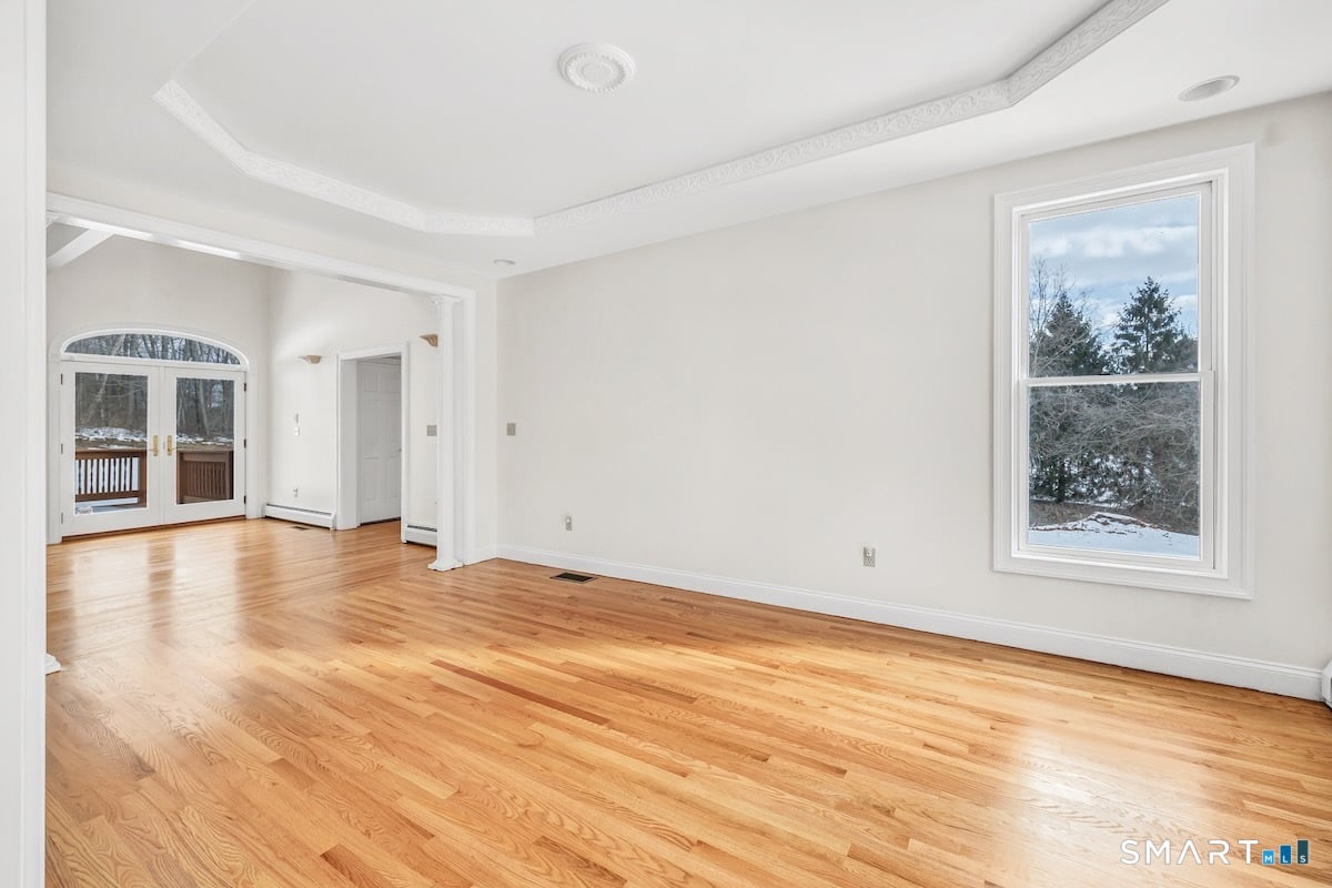 461 Amity Road Photo 12