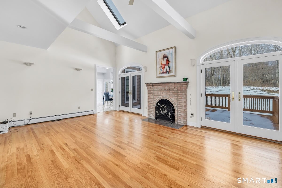 461 Amity Road Photo 14