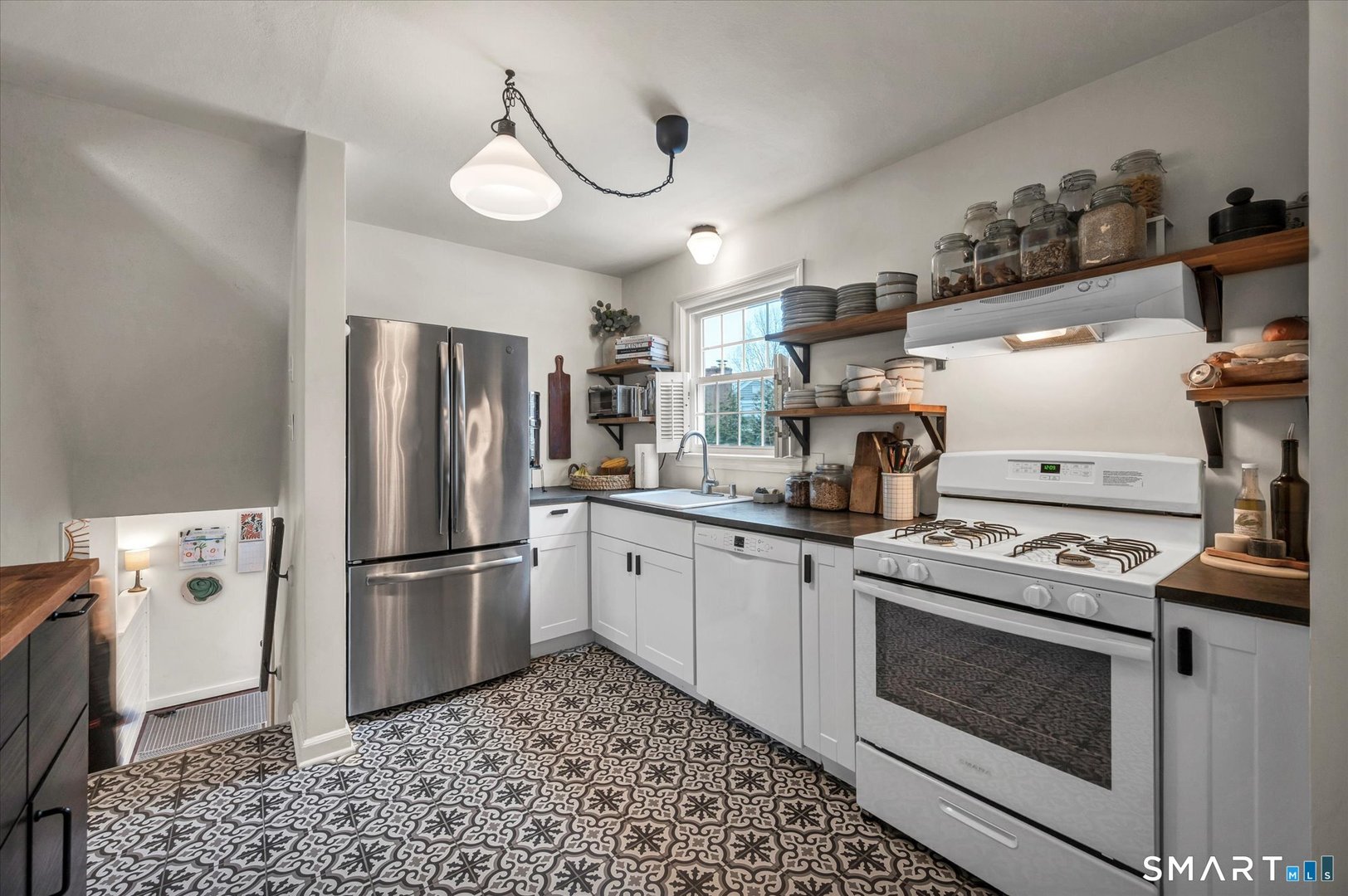 195 Hepburn Road Photo 18